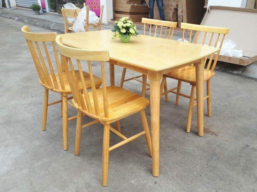 Bộ bàn ăn 4 ghế Requin