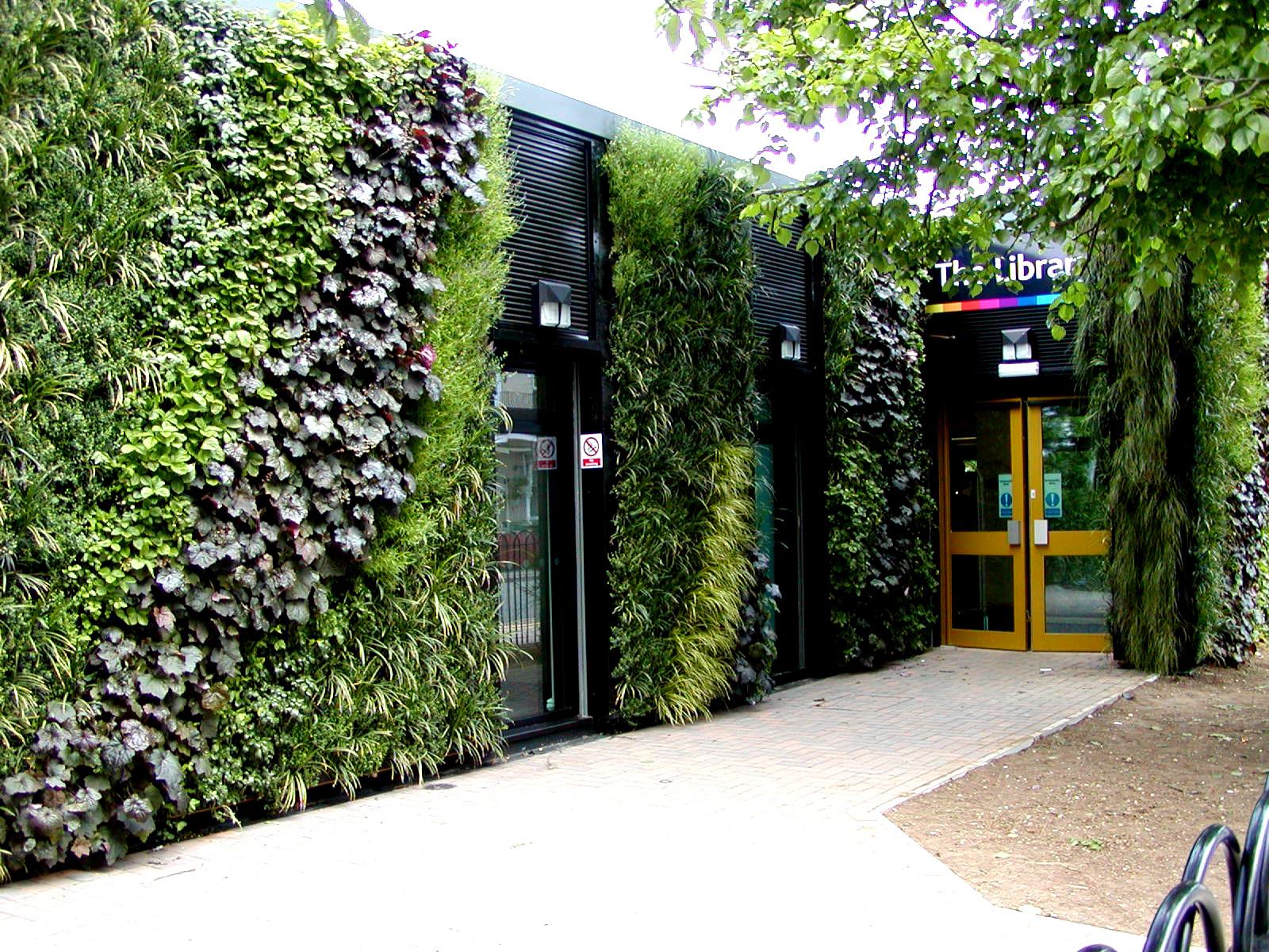 Thi công tường hoa trong nhà và ngoài trời